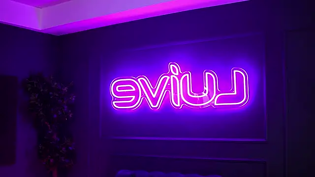 SiennaRuh online show from 10-28-25, 11:25