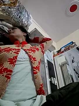 Snapshot of Sonam_dhakad chatting on 02-01-26, 01:37 Sonam dhakad online show from 02-01-26, 01:37