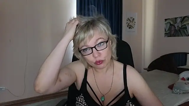 Snapshot of Rosette_Pricky chatting on 09-14-25, 01:10 Rosette Pricky online show from 09-14-25, 01:10