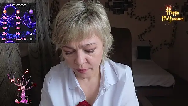 Snapshot of Rosette_Pricky chatting on 10-29-25, 01:35 Rosette Pricky online show from 10-29-25, 01:35