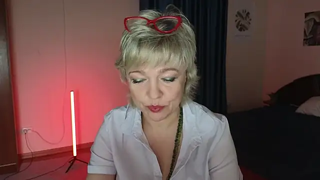 Snapshot of Rosette_Pricky chatting on 11-05-25, 12:27 Rosette Pricky online show from 11-05-25, 12:27