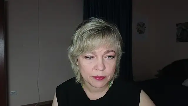 Snapshot of Rosette_Pricky chatting on 11-22-25, 02:27 Rosette Pricky online show from 11-22-25, 02:27