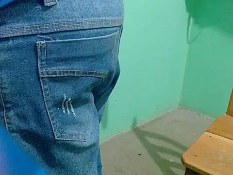 Snapshot of pau888kkkk chatting on 09-10-25, 10:37 pau888kkkk online show from 09-10-25, 10:37