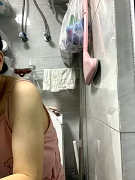 Snapshot of cgooh-611 chatting on 09-10-25, 03:17 cgooh-611 online show from 09-10-25, 03:17