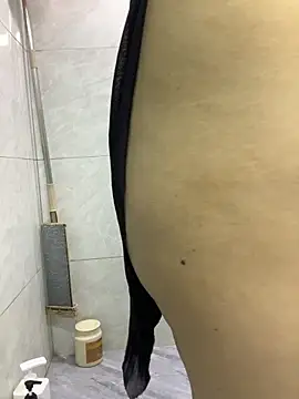 Snapshot of cgooh-611 chatting on 09-21-25, 04:19 cgooh-611 online show from 09-21-25, 04:19