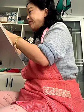 Snapshot of cgooh-611 chatting on 10-28-25, 05:33 cgooh-611 online show from 10-28-25, 05:33