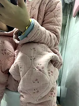 Snapshot of cgooh-611 chatting on 11-27-25, 02:24 cgooh-611 online show from 11-27-25, 02:24