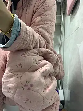 Snapshot of cgooh-611 chatting on 12-01-25, 01:10 cgooh-611 online show from 12-01-25, 01:10