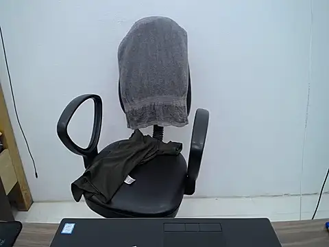 Snapshot of _Lady- chatting on 11-13-25, 12:09 Lady- online show from 11-13-25, 12:09