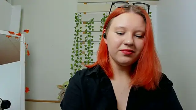 ScarletVixen  online show from 10-11-25, 06:50