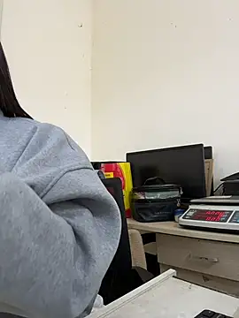 thaoyeuuu online show from 12-15-25, 06:39