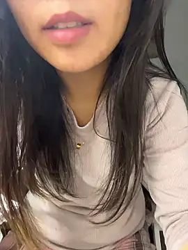 Snapshot of bunny_b4nny chatting on 01-13-26, 04:23 bunny b4nny online show from 01-13-26, 04:23