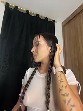 Snapshot of Scarlett05 chatting on 11-29-25, 01:08 Scarlett05 online show from 11-29-25, 01:08