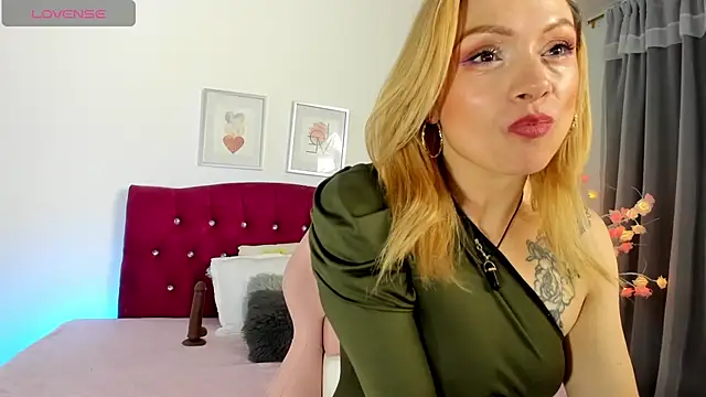 scarlett blake11 online show from 10-10-25, 04:00