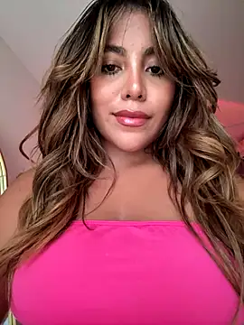 Snapshot of MegannHills chatting on 09-19-25, 05:46 MegannHills online show from 09-19-25, 05:46