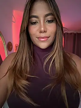 Snapshot of MegannHills chatting on 09-27-25, 06:13 MegannHills online show from 09-27-25, 06:13