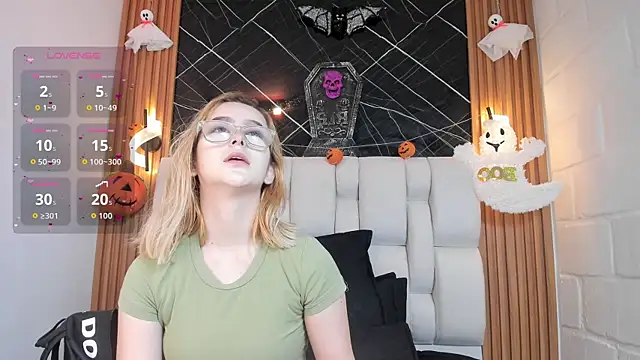 kristal joi dl online show from 10-31-25, 01:01