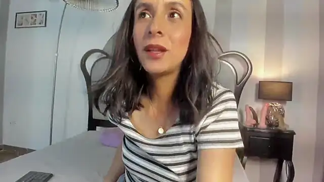 MiaAmore  online show from 04-01-26, 07:22