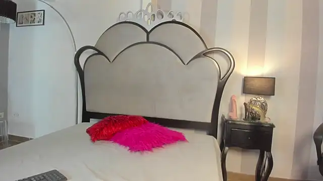 MiaAmore  online show from 04-09-26, 05:51