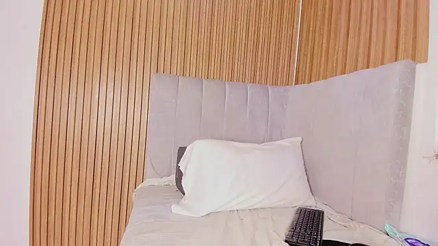 Snapshot of abby_swith41 chatting on 02-17-26, 01:29 abby swith41 online show from 02-17-26, 01:29