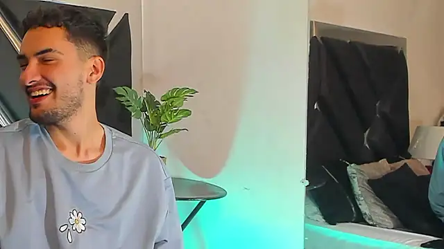 AlekRuizx online show from 09-25-25, 04:27