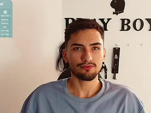 AlekRuizx online show from 10-10-25, 02:27