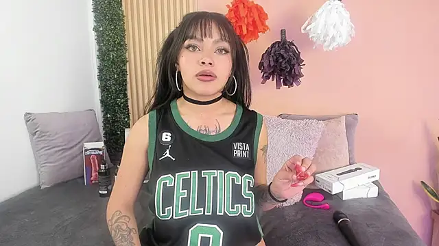Mia zafir online show from 10-11-25, 02:55