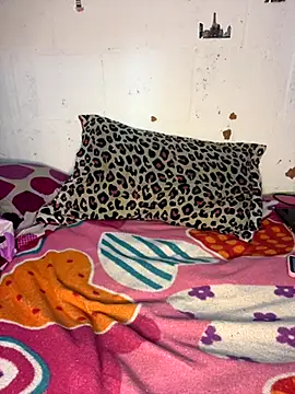 mily 09 online show from 10-08-25, 11:24