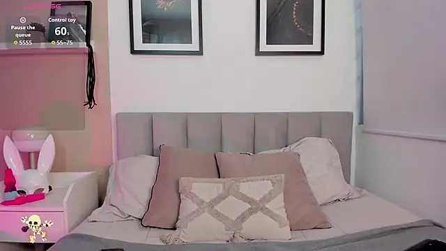 Snapshot of Angel_Blck chatting on 11-05-25, 01:22 Angel Blck online show from 11-05-25, 01:22