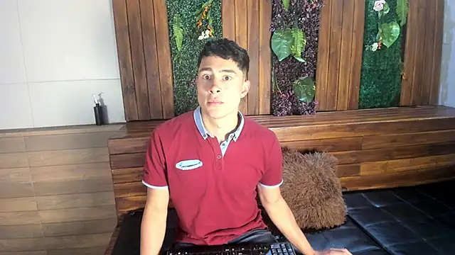 AustinJones  online show from 12-14-25, 04:12