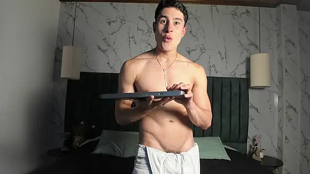 AustinJones  online show from 04-20-26, 08:32