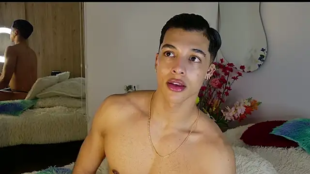 Troye Williams online show from 07-10-26, 12:04