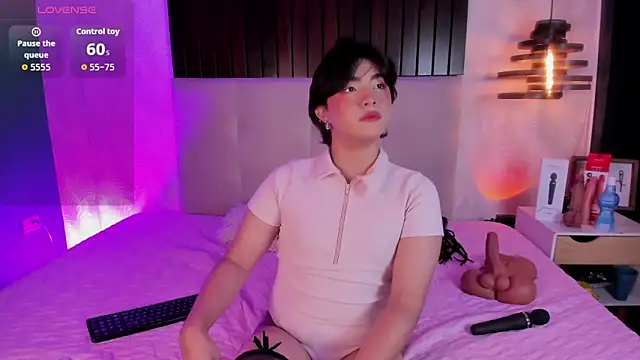 Creamy Angelo online show from 11-26-25, 08:54