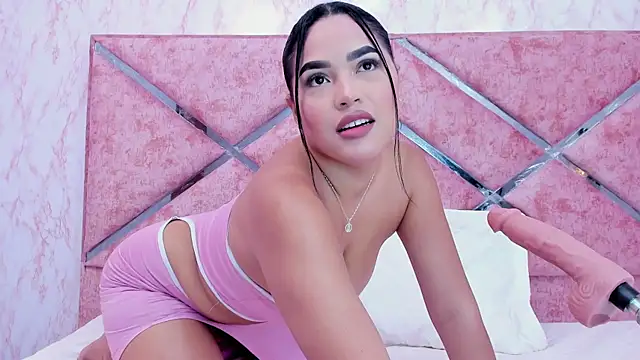 HOT EMIILY  online show from 10-20-25, 11:32