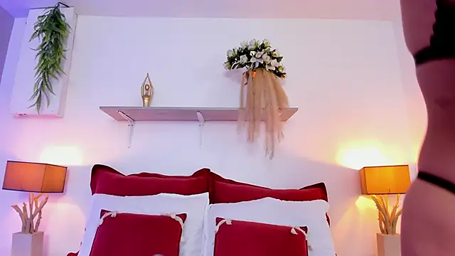 LuciaBenett  online show from 11-24-25, 07:13