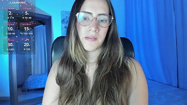 Snapshot of Valey_x chatting on 10-26-25, 04:51 Valey x online show from 10-26-25, 04:51