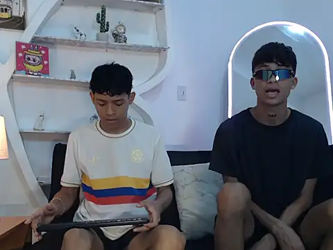 Snapshot of BEAUTY_BOYS1 chatting on 09-11-25, 07:08 BEAUTY BOYS1 online show from 09-11-25, 07:08