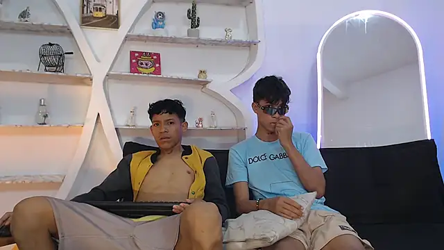 Snapshot of BEAUTY_BOYS1 chatting on 09-24-25, 07:12 BEAUTY BOYS1 online show from 09-24-25, 07:12