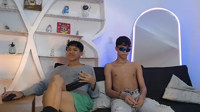 Snapshot of BEAUTY_BOYS1 chatting on 10-01-25, 07:14 BEAUTY BOYS1 online show from 10-01-25, 07:14