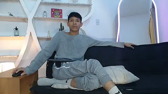 Snapshot of BEAUTY_BOYS1 chatting on 10-08-25, 06:33 BEAUTY BOYS1 online show from 10-08-25, 06:33