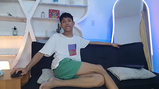 Snapshot of BEAUTY_BOYS1 chatting on 10-08-25, 11:46 BEAUTY BOYS1 online show from 10-08-25, 11:46