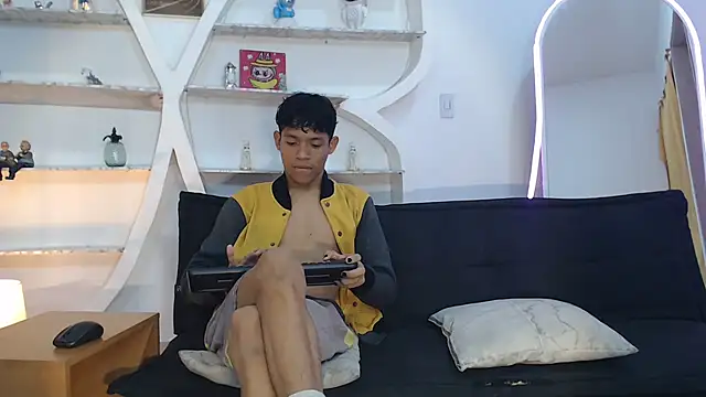 Snapshot of BEAUTY_BOYS1 chatting on 10-10-25, 07:07 BEAUTY BOYS1 online show from 10-10-25, 07:07