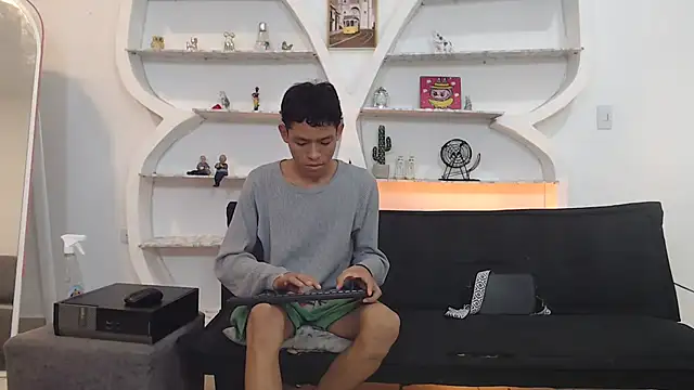 Snapshot of BEAUTY_BOYS1 chatting on 11-16-25, 07:25 BEAUTY BOYS1 online show from 11-16-25, 07:25