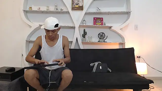 Snapshot of BEAUTY_BOYS1 chatting on 11-19-25, 07:08 BEAUTY BOYS1 online show from 11-19-25, 07:08