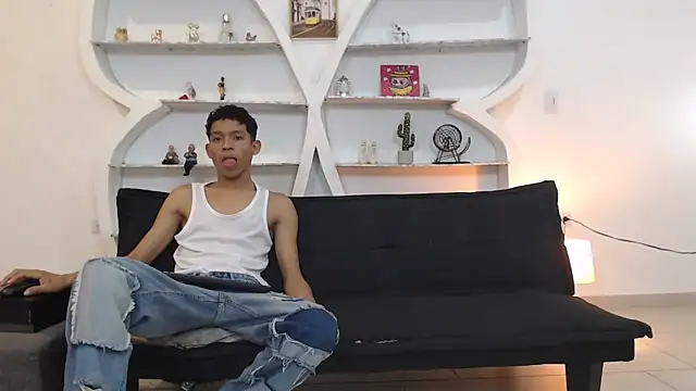 Snapshot of BEAUTY_BOYS1 chatting on 11-20-25, 07:30 BEAUTY BOYS1 online show from 11-20-25, 07:30