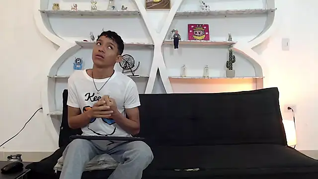 Snapshot of BEAUTY_BOYS1 chatting on 11-30-25, 07:12 BEAUTY BOYS1 online show from 11-30-25, 07:12