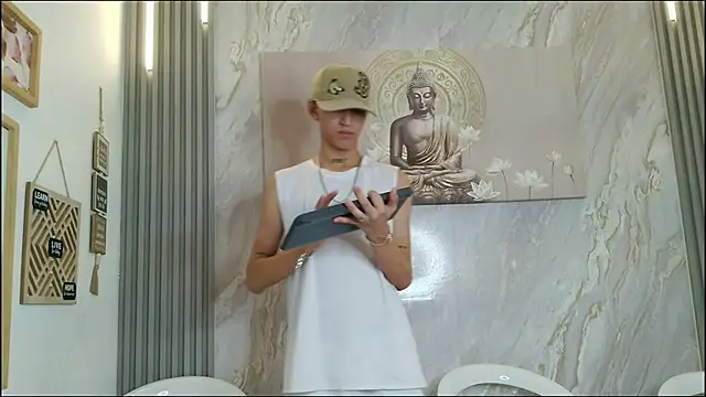 BEAUTY BOYS1 online show from 02-12-26, 07:53