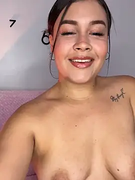 Snapshot of Bella-kim- chatting on 09-13-25, 10:31 Bella-kim- online show from 09-13-25, 10:31