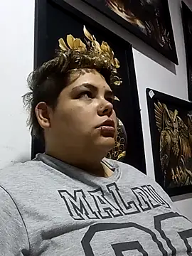 Snapshot of Hailey_Curvy chatting on 09-15-25, 03:39 Hailey Curvy online show from 09-15-25, 03:39