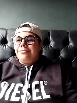 Snapshot of Hailey_Curvy chatting on 10-13-25, 08:42 Hailey Curvy online show from 10-13-25, 08:42